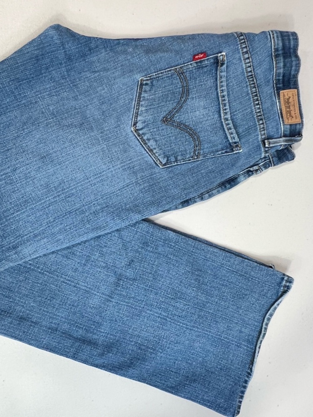 Levi's Women's Straight-Leg Jeans in Medium Blue Denim
